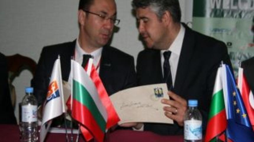 Asiad &Uuml;yeleri Bulgaristan'dan Eli Dolu D&ouml;nd&uuml;