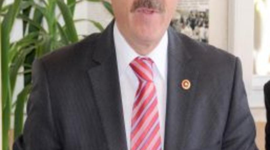 &Ouml;zdağ: Darbe yapanların şapkalarını kafalarına ge&ccedil;ireceğiz