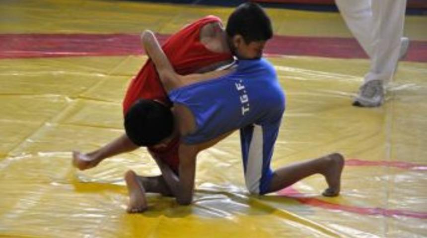 Greko-Romen G&uuml;reş&ccedil;iler D&uuml;zce'de