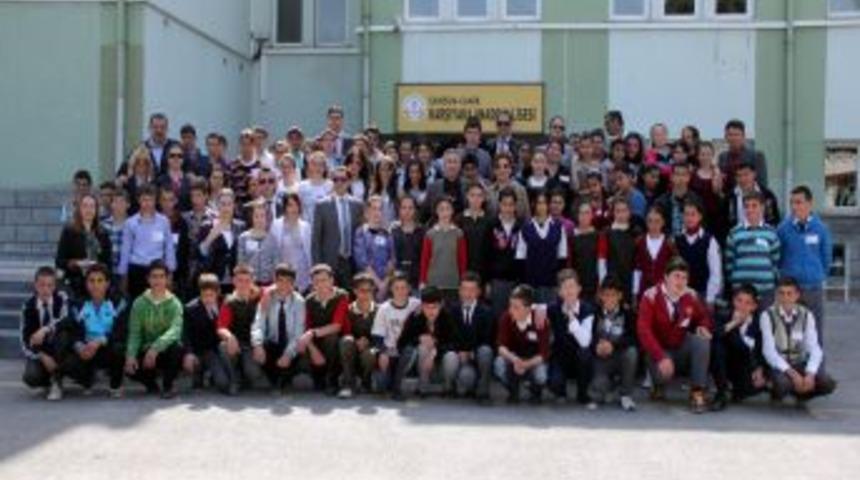 İlk&ouml;ğretim 8. Sınıf &Ouml;ğrencileri İ&ccedil;in "liseli Olmak Projesi"
