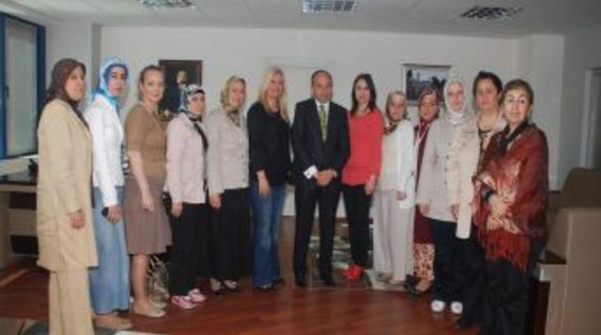 Ak Partili Kadınlardan &Uuml;z&uuml;lmez'e Ziyaret