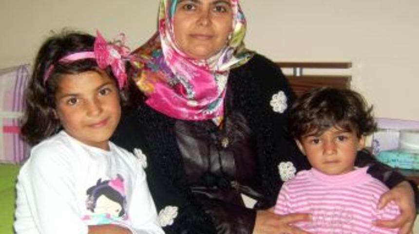 Kur'an Kursu &Ouml;ğrencilerinden Depremzedelere Ziyaret