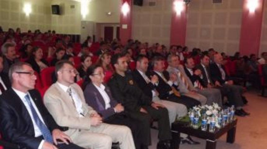 Manisa'da 'geri D&ouml;n&uuml;ş&uuml;m&uuml;n &Ccedil;evre Ve Ekonomiye Katkısı' Paneli