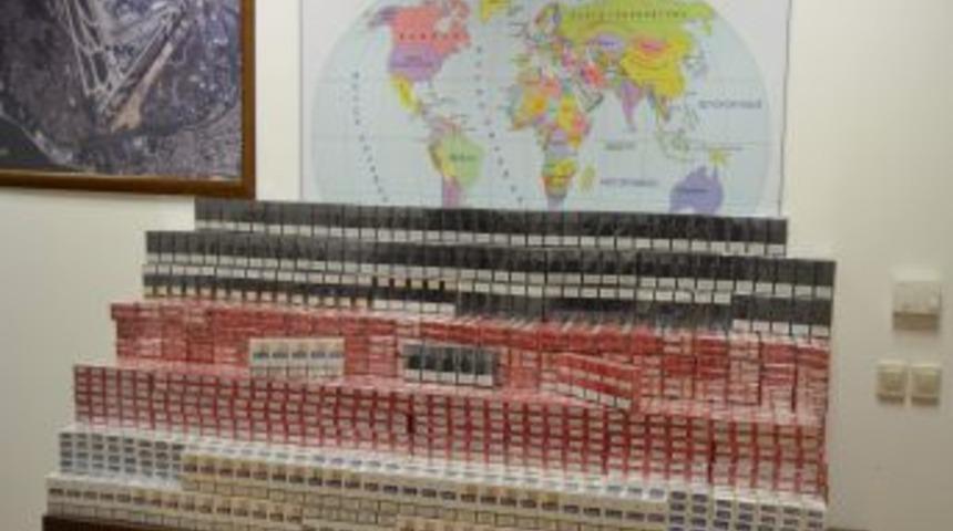 Havalimanında ka&ccedil;ak sigara operasyonu