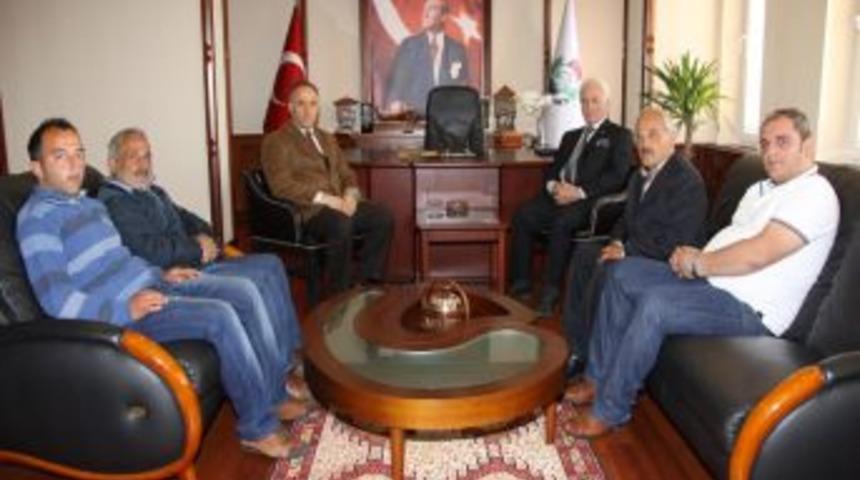 Şehit babasından Vali Hacım&uuml;ft&uuml;oğlu&rsquo;na ziyaret