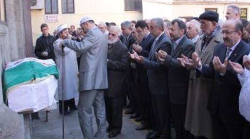 Ak Parti Trabzon İl Başkan Adayı Faruk Kanca'nın Annesi Son Yolculuğuna Uğurlandı