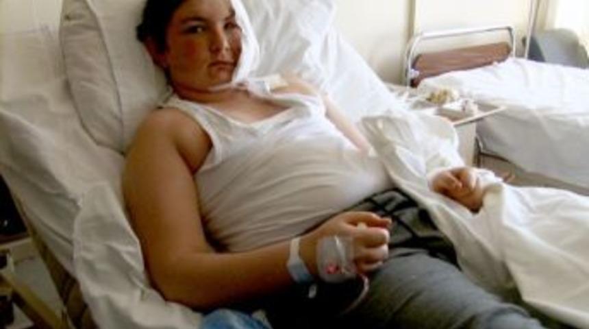 K&ouml;peği &ouml;ld&uuml;rmek i&ccedil;in tekrar denize atlamış