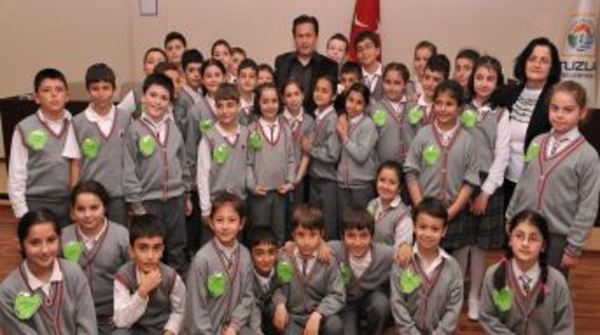 &Ouml;ğrenciler Başkan Yazıcı'yı ziyaret etti