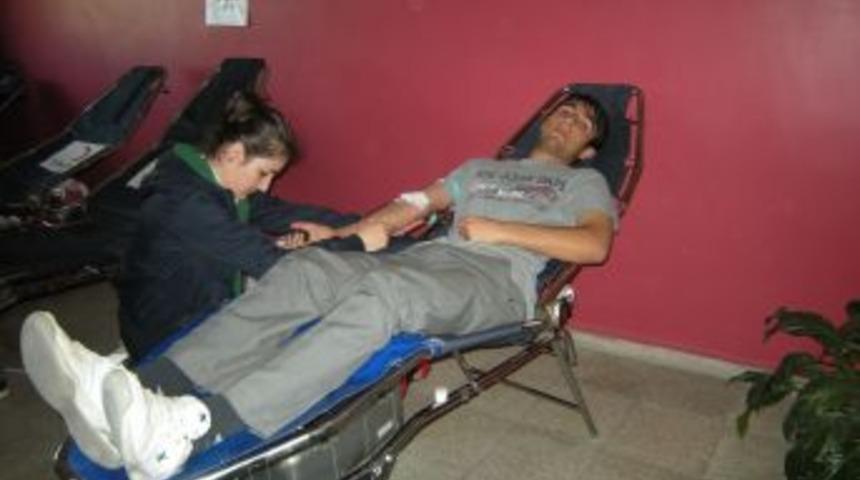 Yenişehir Ertuğrul Gazi Anadolu Lisesi&rsquo;nden kan bağışı kampanyası