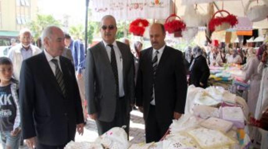 Kozan'da &ouml;ğrenciler yararına kermes a&ccedil;ıldı