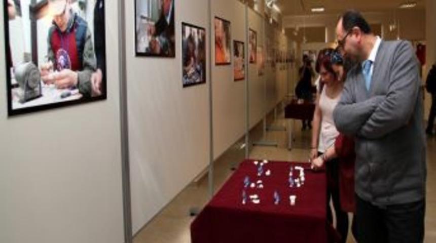 Avrupalı &Ouml;ğrecilerden L&uuml;letaşı Sergisi