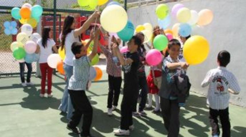 Denizli'de 'g&uuml;l&uuml;mse &Ccedil;ocuk Şenliği'