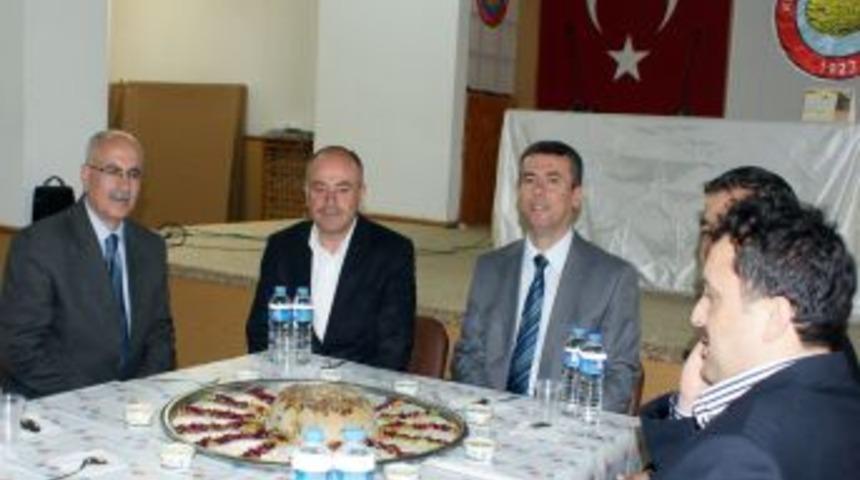 KIGİAD&rsquo;dan k&ouml;y muhtarlarına maklube ziyafeti