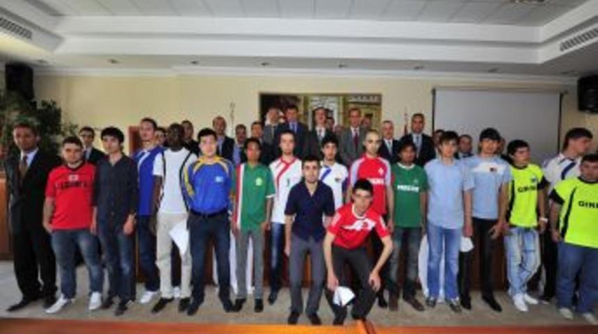 Milletlerarası Futbol Turnuvasının Kuraları &Ccedil;ekildi