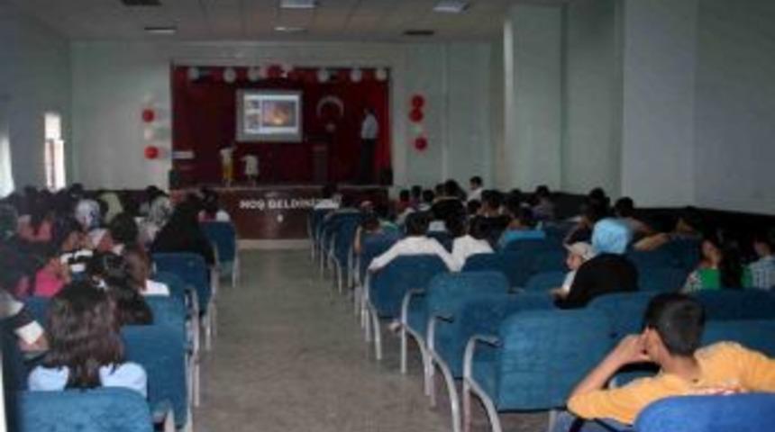 Okuma Salonu'nda Kutlu Doğum coşkusu