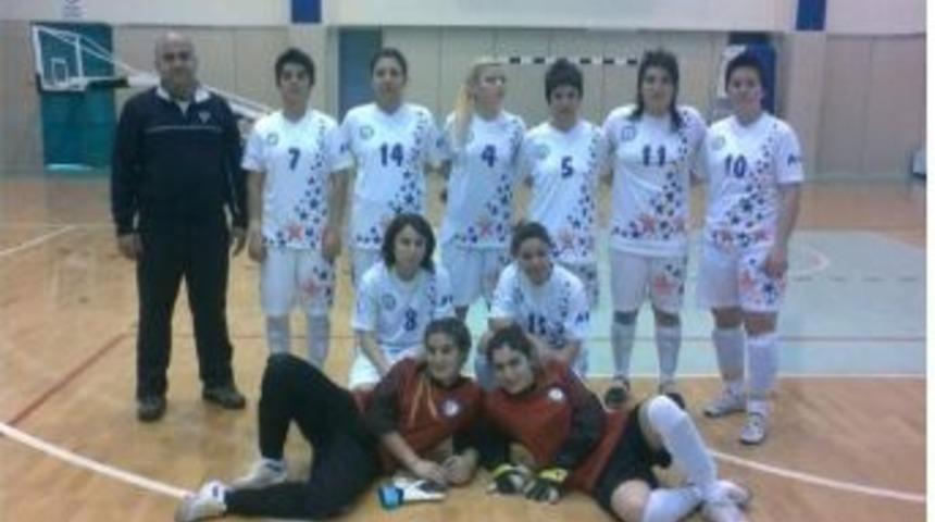 Ad&uuml;'ye Futsal'da &Ccedil;ifte Yarı Final Sevinci