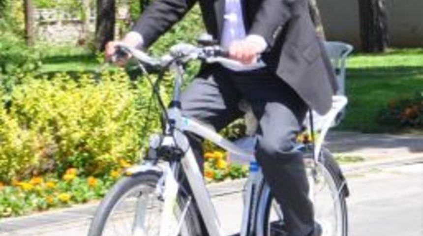 Alanya zabıtası ve &ccedil;evre koruma ekipleri işlerini bisikletle y&uuml;r&uuml;tecek