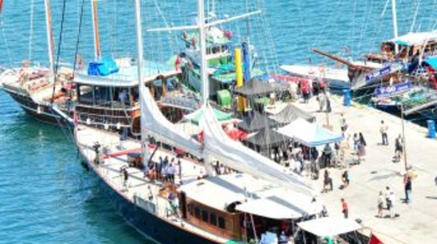 James Bond filminin &ccedil;ekimlerine şehir merkezinde devam ediliyor