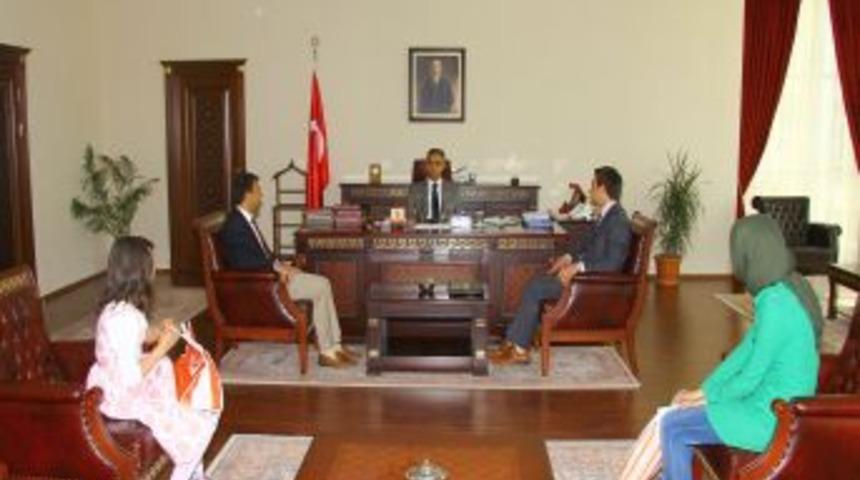 Ercişli depremzede &ouml;ğrenciler Bursa gezisiyle moral buldu