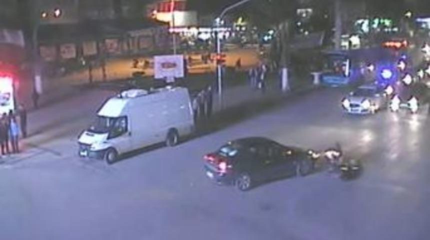 Otomobil Ve Motosiklet S&uuml;r&uuml;c&uuml;s&uuml; &Ccedil;arpıştı