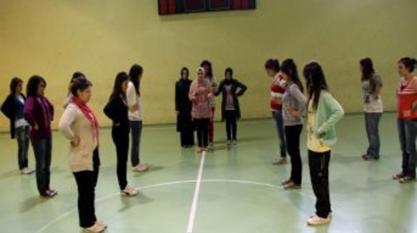 Halk Oyunları Ekibi, &Uuml;rg&uuml;p Yolcusu