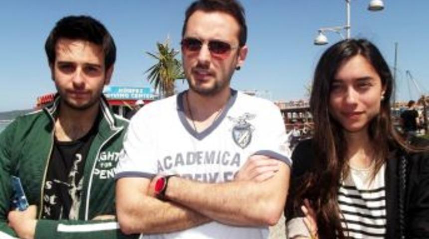 &Uuml;nl&uuml;ler 3. Ayvalık Gen&ccedil;lik Ve Tiyatro Şenliğinde Buluştu