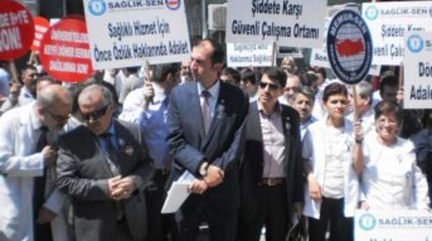 Sağlık&ccedil;ılar &Ccedil;alışma Şartlarının İyileştirilmesini İstiyor