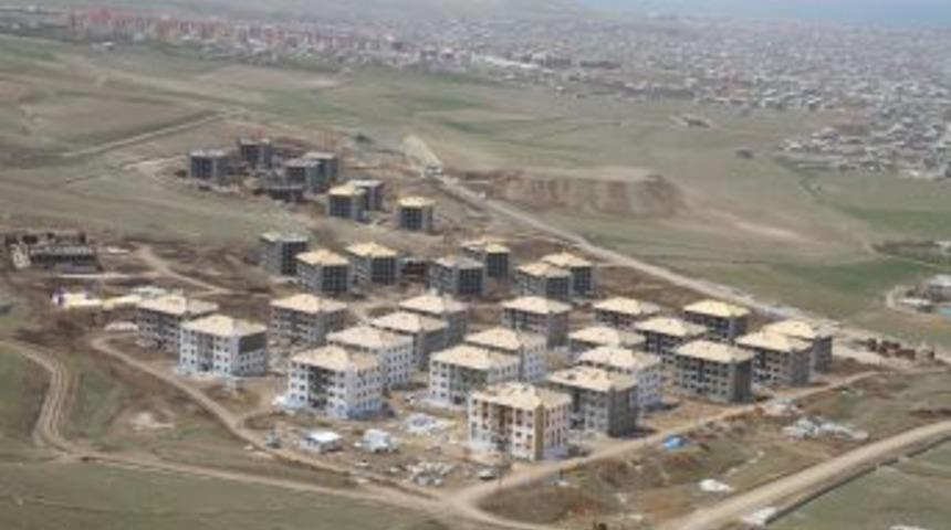 Başbakan Yardımcısı Atalay, kalıcı konutları havadan inceledi