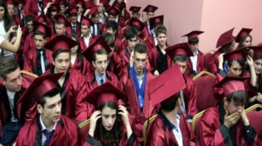 Kepez Anadolu Otelcilik Lisesi'nde Mezuniyet Sevinci