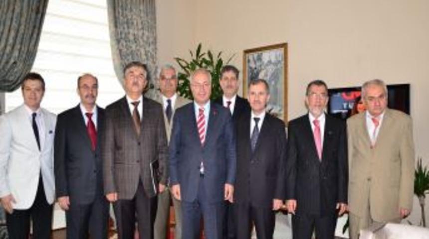 Eğitime Katkı Ve Hizmet Derneği'nden Vali Daş&ouml;z'e Ziyaret