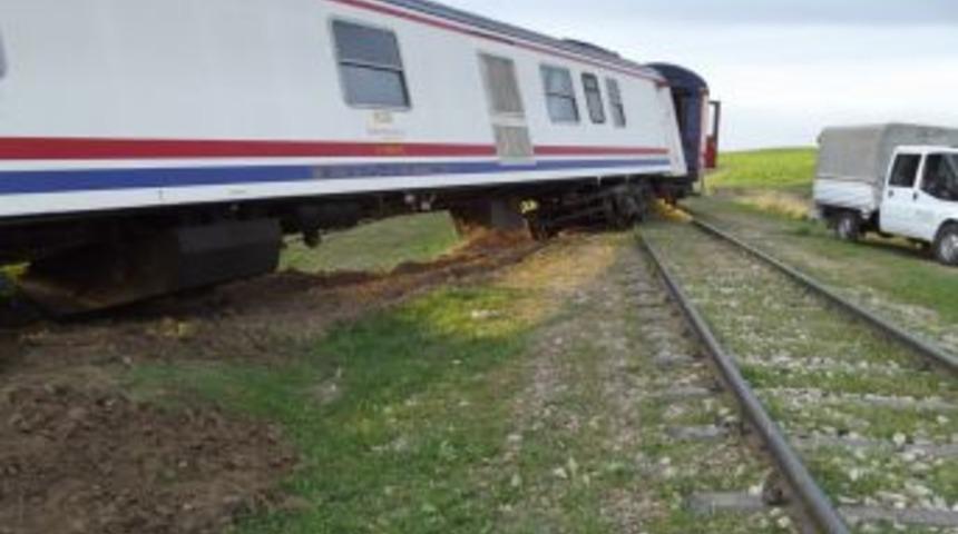 Batman'da tren raydan &ccedil;ıktı