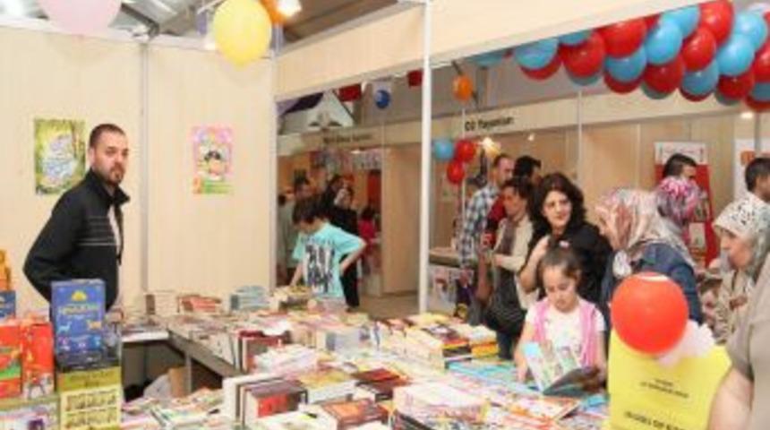 Gebzeli &Ccedil;ocuklar Kitap Şenliğini &Ccedil;ok Sevdi