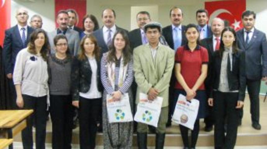 &Ouml;ğrenciler Masal Ve Hikayeleri Y&ouml;resel Ağızla Anlatarak Yarıştılar