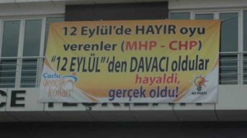 Ak Partili Gen&ccedil;lerden Mhp Ve Chp`ye Afişli G&ouml;nderme