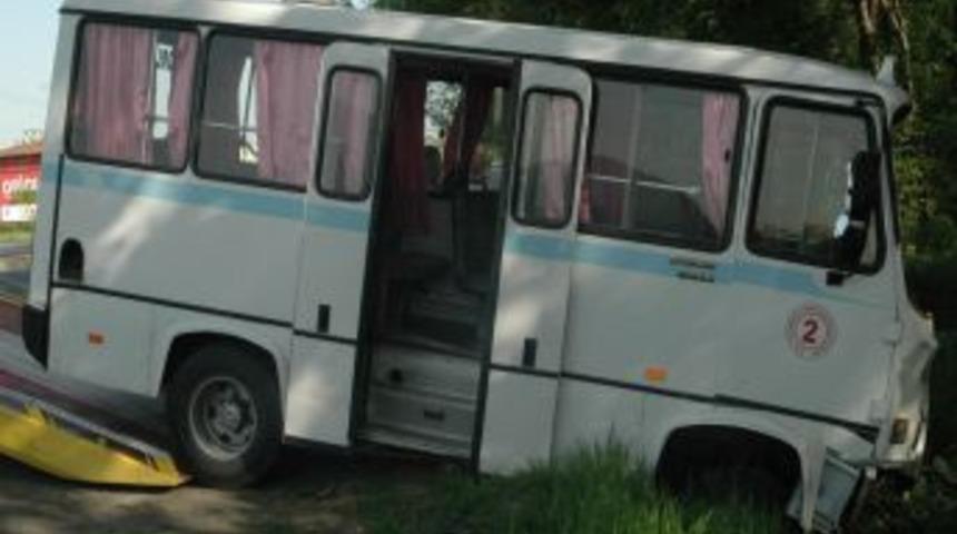 Askeri Minib&uuml;s İle K&ouml;y Minib&uuml;s&uuml; &Ccedil;arpıştı 1 Asker Yaralandı