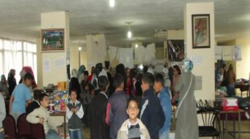 Hizan'da Yeni Merkez Camii Yararına Kermes D&uuml;zenlendi