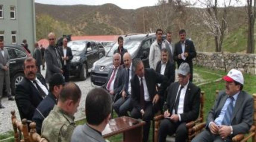 Bitlis Valisi Yılmaz Hizan İl&ccedil;esini Ziyaret Etti