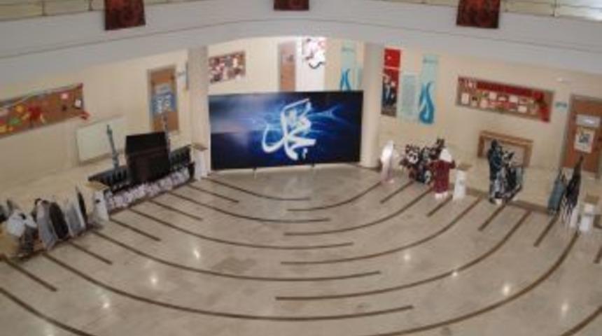 &Uuml;&ccedil; boyutlu Kutlu Doğum sergisi ilgi &ccedil;ekti