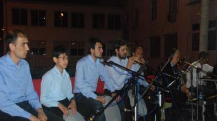 Kadirli&rsquo;de kutlu doğum coşkusu yaşandı