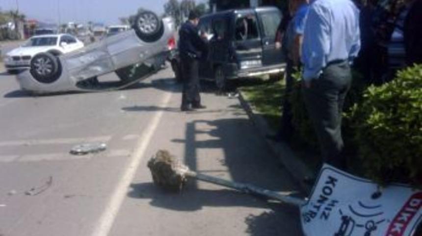 Aşırı hız aracı yoldan &ccedil;ıkarttı