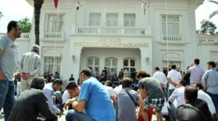 Kalei&ccedil;i esnafı kepenk kapattı, Başkan Akaydın'ı istifaya davetti