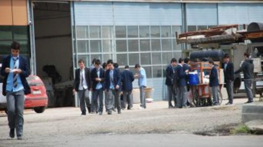 Zabıtalı Pilav Satışına Devam