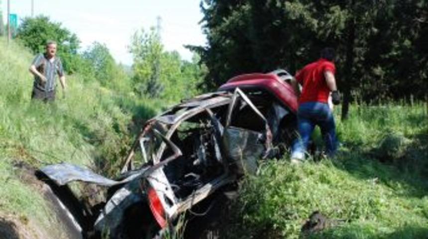 Kanala devrilen LPG'li ara&ccedil; alev aldı: 2 yaralı