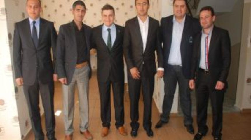 Kocaelili Gen&ccedil;ler 70 Otob&uuml;sle Ankara'ya Gidecek