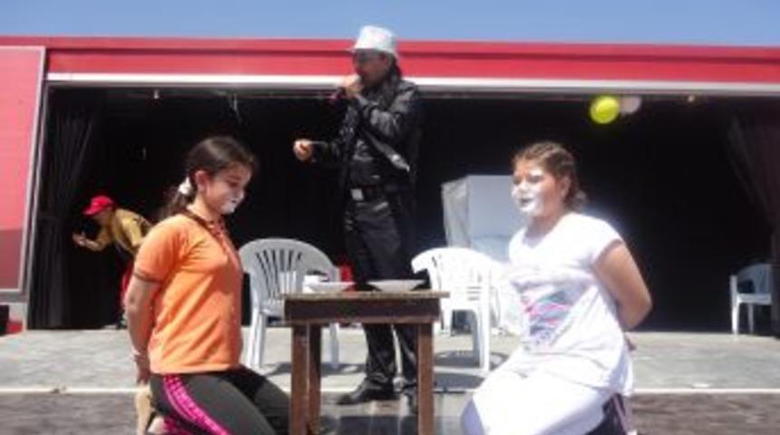 1. &Ccedil;ocuk Tiyatroları Festivali'ne Yoğun İlgi