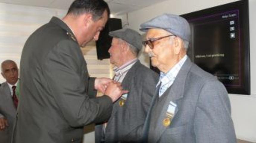 S&ouml;keli Kore Gazileri Altmış Yıl Sonra Madalya Sevinci Yaşadı