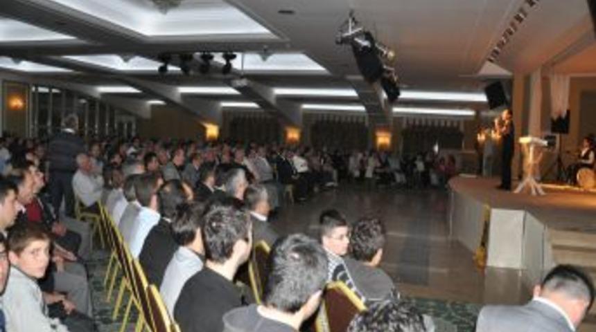 D&uuml;zce'de 'kutlu Doğum' Konferansı