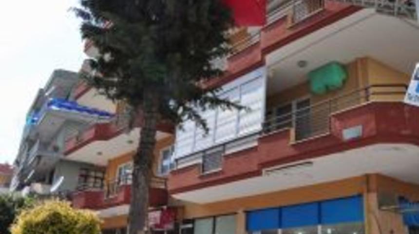 Yuvadan D&uuml;şen Kumruya İtfaiyeciden Yardım Eli