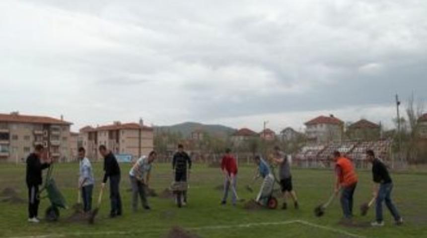 Saltukova Stadında İyileştirme &Ccedil;alışmaları Başladı