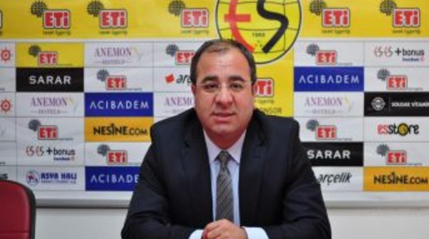 Eskişehirspor y&ouml;netiminden taraftara teşekk&uuml;r, futbolculara sitem